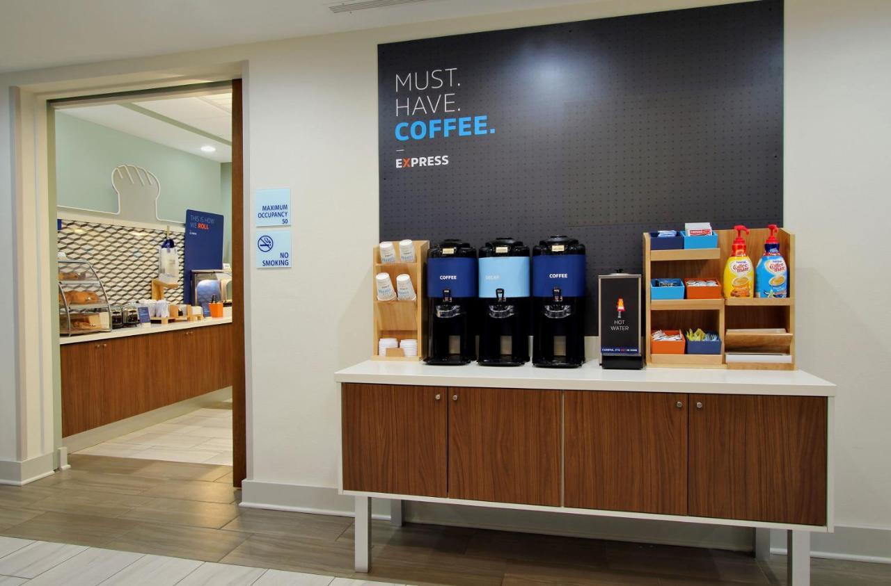 堪萨斯独立城智选假日酒店 外观 照片
